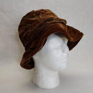 PLAZA SUITE Cloche Bucket Hat Women's Tan Velvet Velour Bow Lined Retro Classic